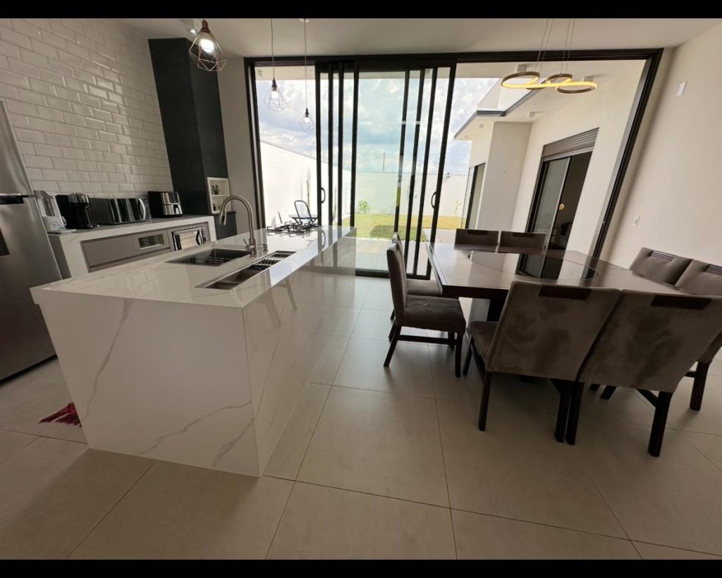 CONDOMÍNIO GOLDEN VILLE