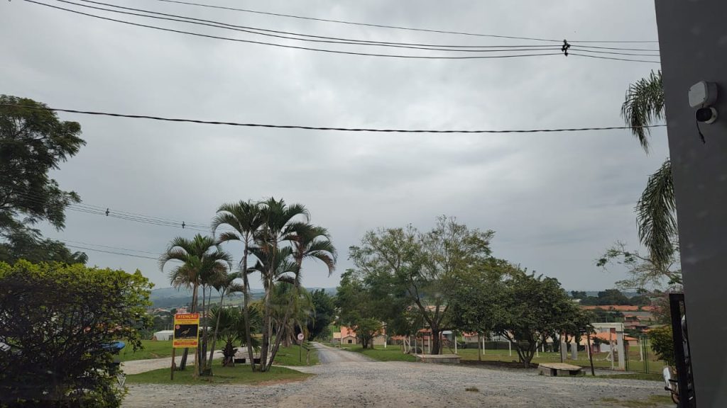 CONDOMÍNIO PINHEIROS DO LAGO/ALAMBARI