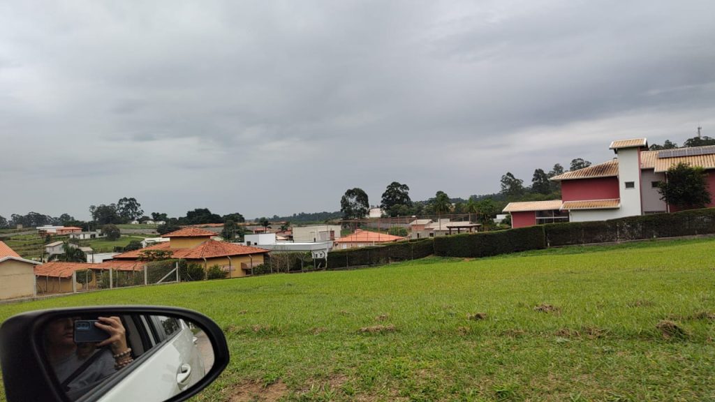 CONDOMÍNIO PINHEIROS DO LAGO/ALAMBARI