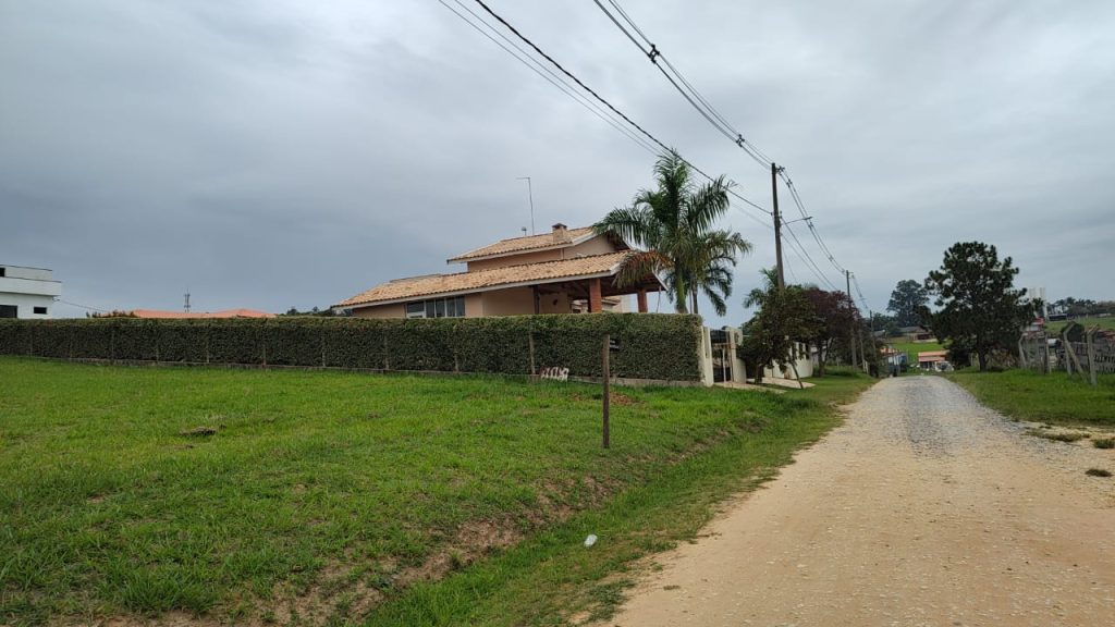 CONDOMÍNIO PINHEIROS DO LAGO/ALAMBARI