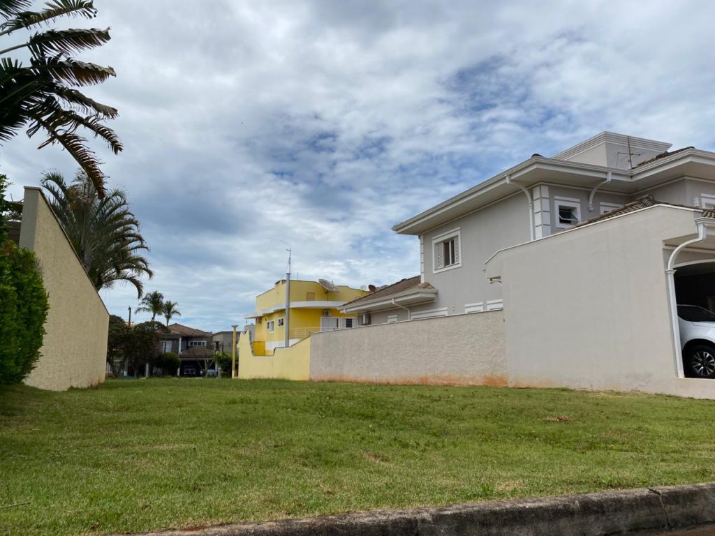 CONDOMÍNIO OUROVILLE