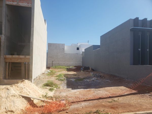 CONDOMÍNIO LAGO DOS IPÊS