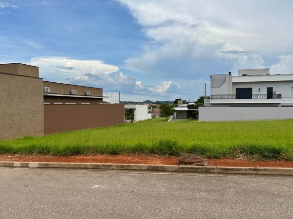 CONDOMÍNIO GOLDEN VILLE