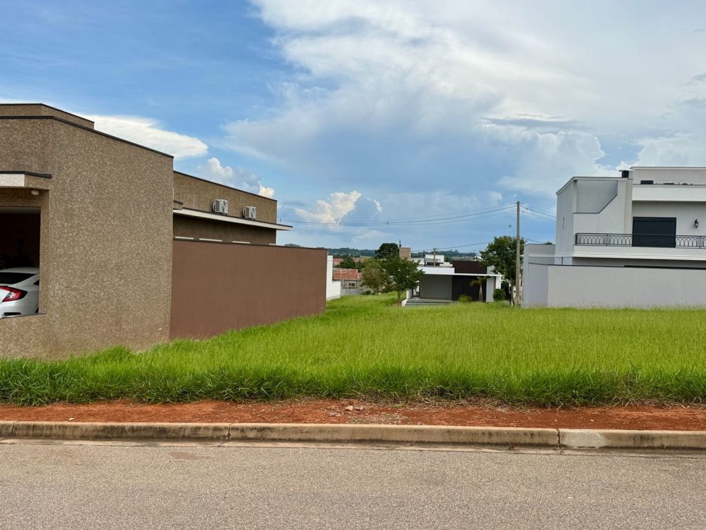 CONDOMÍNIO GOLDEN VILLE