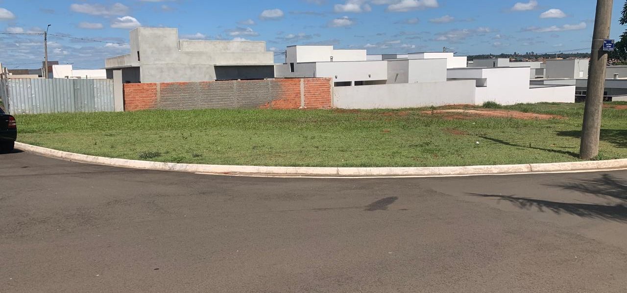 CONDOMÍNIO PORTAL DOS PINHEIROS